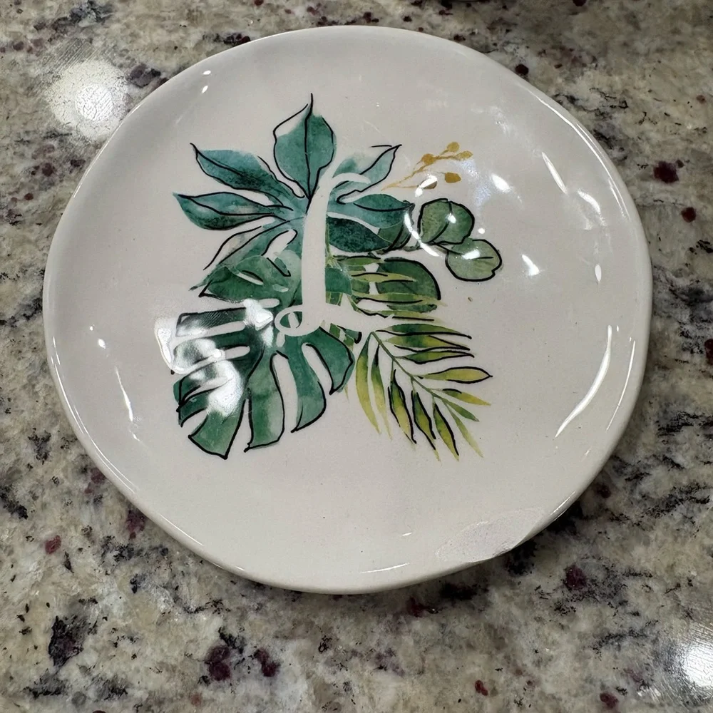 Pier 1 “L” mug and appetizer plate New Tropical foliage design Dish/Micro Safe